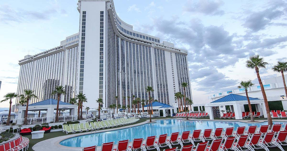 Las Vegas Hotel Pools, Pool Hours & Amenities