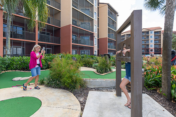 Westgate Lakes Fun Selfie Spots