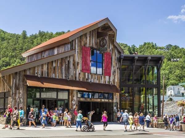 sugarlands gatlinburg - activities for couples