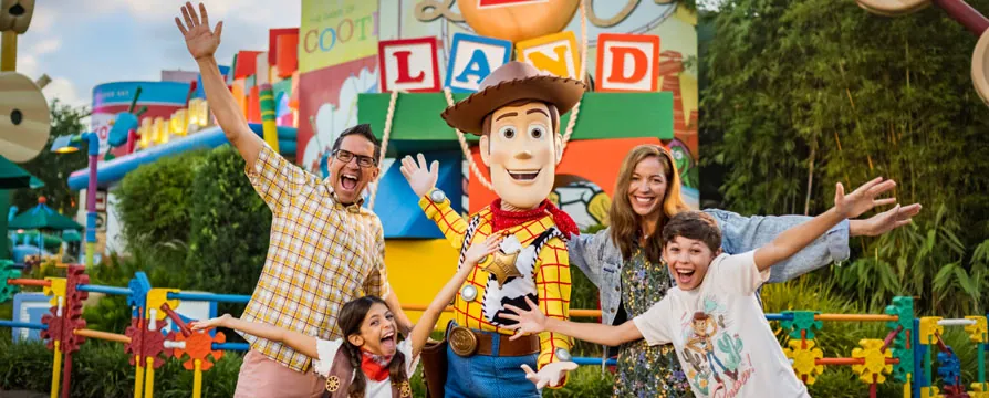 Disney hollywood studios toy story land