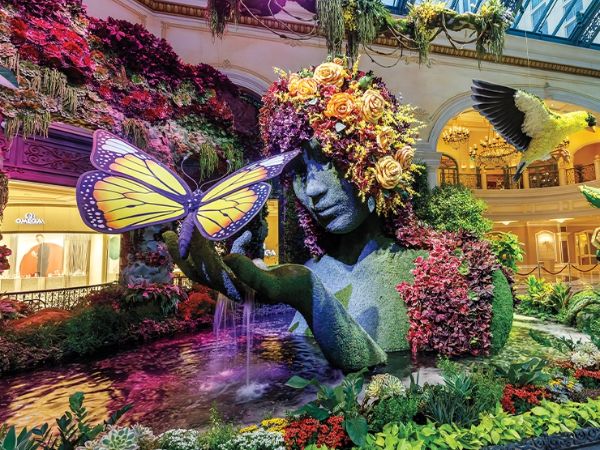 Bellagio Conservatory & Botanical Gardens | Things to Do in Las Vegas for Couples