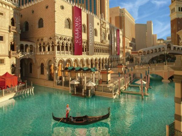 Gondola Ride at the Venetian | Things to Do in Las Vegas for Couples